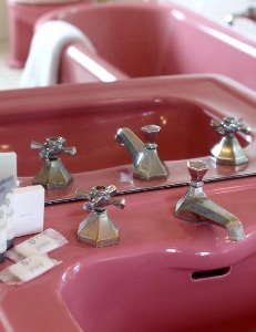 The original pink art-deco bathroom suite in Room 6